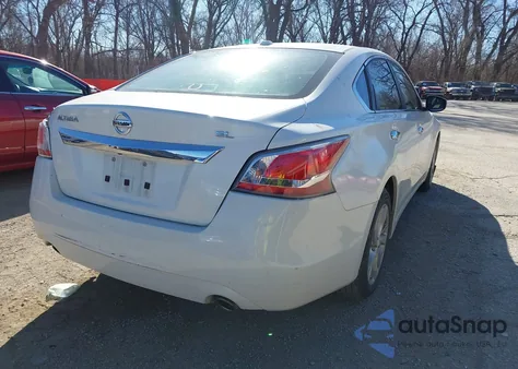 2015 Nissan Altima 2.5/2.5 S/2.5 Sl/2.5 Sv z USA, uszkodzony, nr VIN 1N4AL3APXFN361522